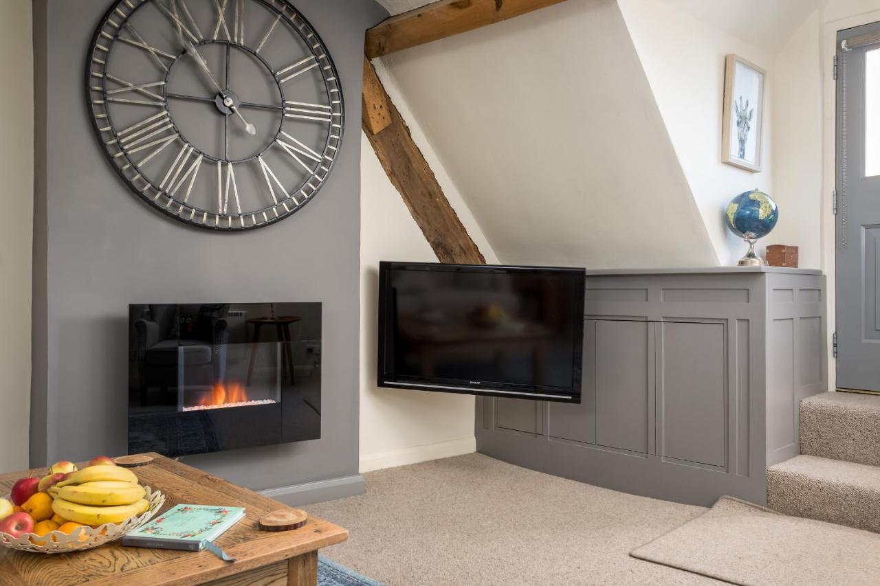 The Loft: Unique, Romantic, Grade II Listed, Dog Friendly Stow-on-the-Wold ภายนอก รูปภาพ