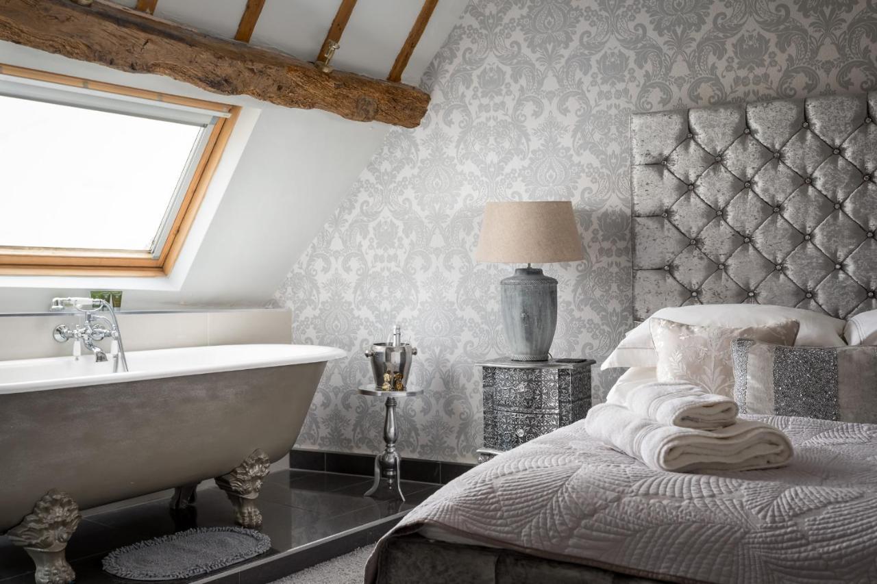 The Loft: Unique, Romantic, Grade II Listed, Dog Friendly Stow-on-the-Wold ภายนอก รูปภาพ