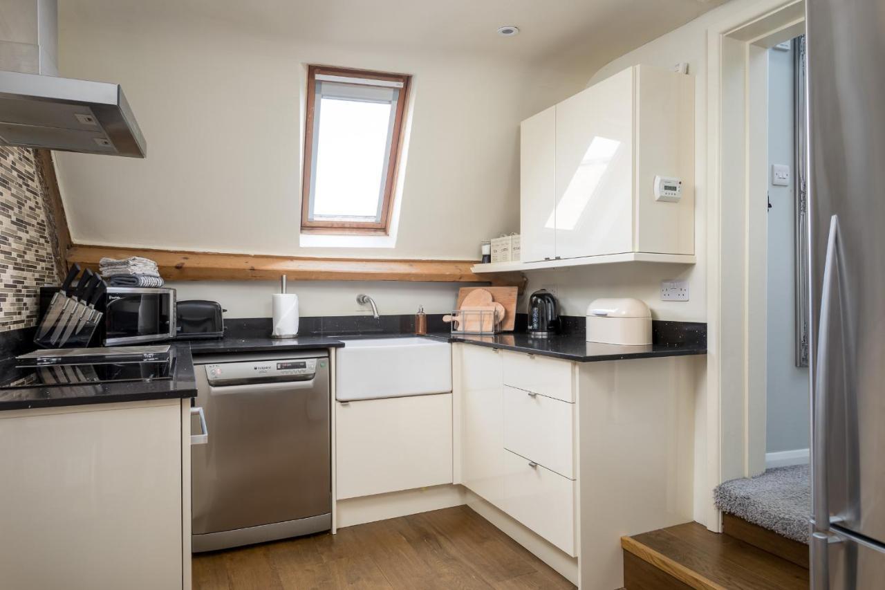 The Loft: Unique, Romantic, Grade II Listed, Dog Friendly Stow-on-the-Wold ภายนอก รูปภาพ