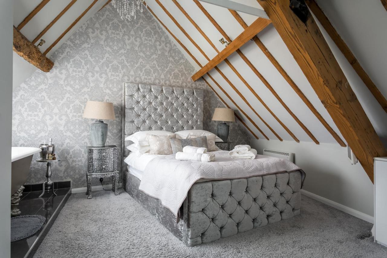 The Loft: Unique, Romantic, Grade II Listed, Dog Friendly Stow-on-the-Wold ภายนอก รูปภาพ